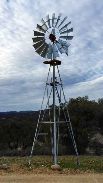 Windmill for pond aeration