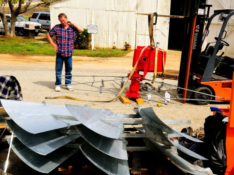 assembly of a 16 foot Aermotor windmill