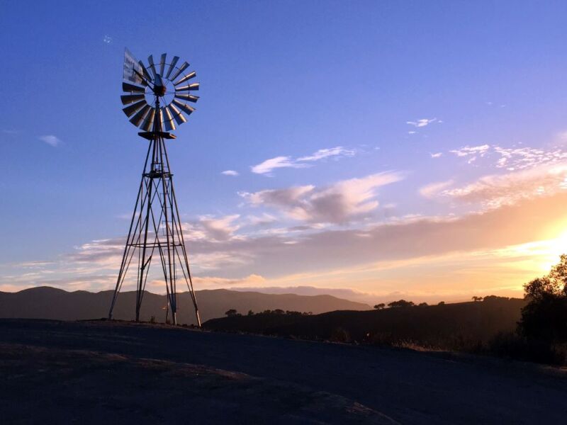 Windmill aerating pond