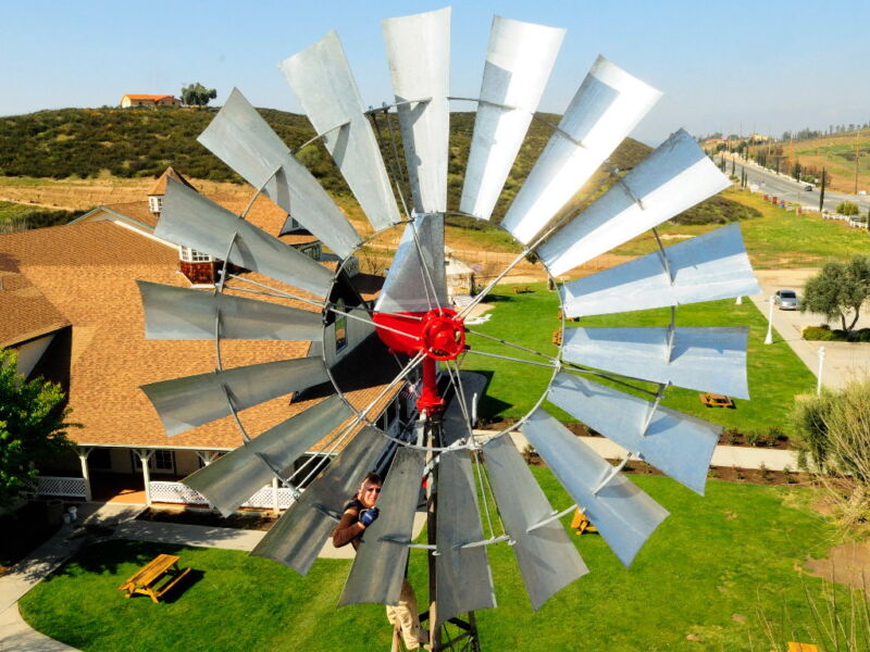 Big windmill in Temecula
